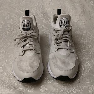New  Nike Mens Air Max Prime Running Shoes sz.11.5